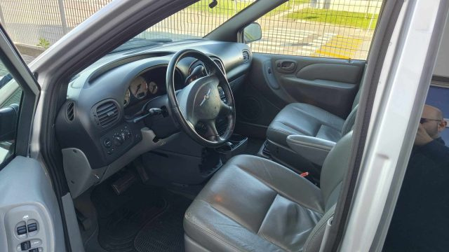 CHRYSLER Voyager usata, con Cerchi in lega