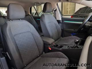 VOLKSWAGEN Golf usata, con USB