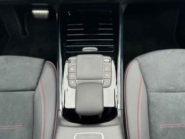 MERCEDES-BENZ GLA 200 usata, con Fendinebbia