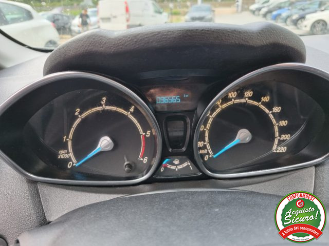 FORD Fiesta usata, con Specchietti laterali elettrici