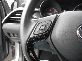 TOYOTA C-HR usata, con Schermo multifunzione interamente digitale