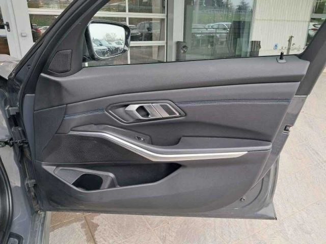 BMW 320 usata, con Volante in pelle