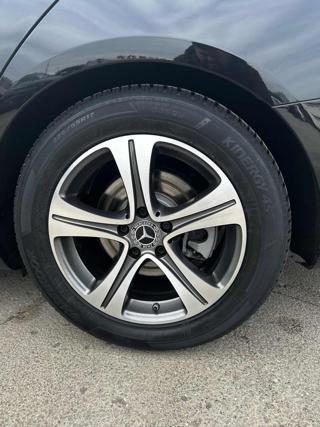 MERCEDES-BENZ E 200 usata, con Boardcomputer