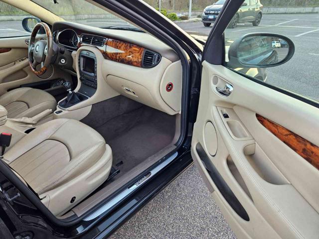 JAGUAR X-Type usata, con Autoradio