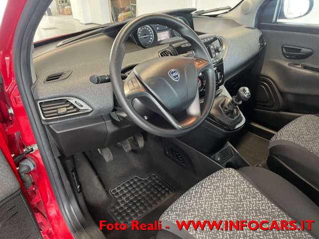 LANCIA Ypsilon usata, con USB