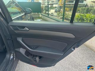 VOLKSWAGEN Passat usata, con Sedile posteriore sdoppiato