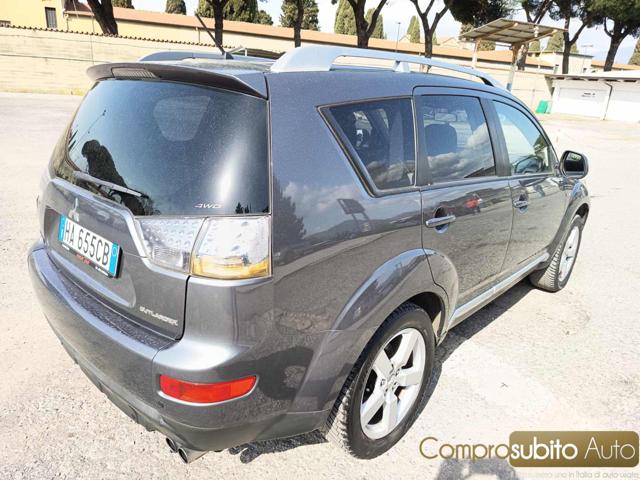 MITSUBISHI Outlander usata, con Autoradio