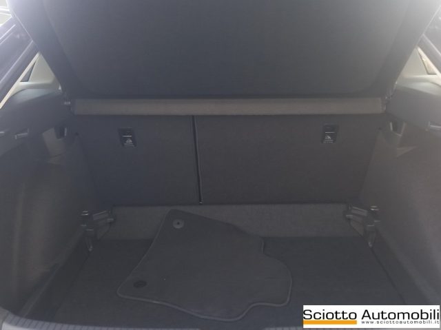 VOLKSWAGEN Taigo usata, con Controllo elettronico della corsia