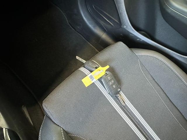 OPEL Corsa usata, con USB