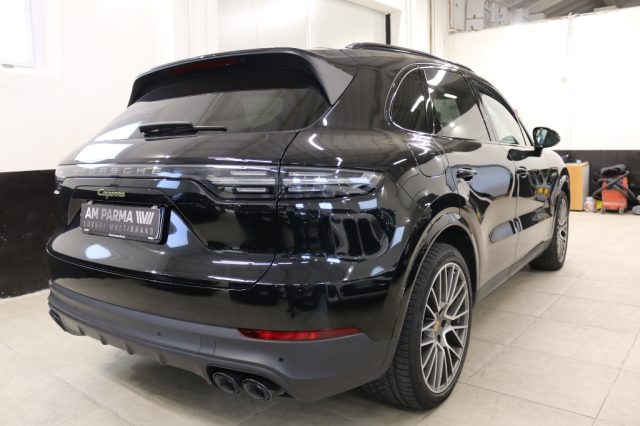 PORSCHE Cayenne usata, con Autoradio