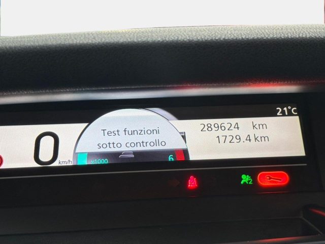 RENAULT Scenic usata, con Chiusura centralizzata