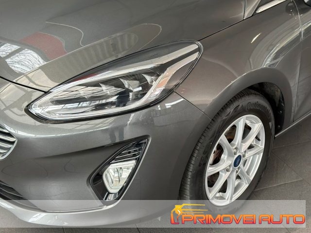 FORD Fiesta usata, con Fari LED