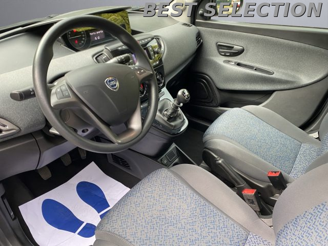 LANCIA Ypsilon usata, con Autoradio