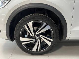 VOLKSWAGEN T-Roc usata, con USB