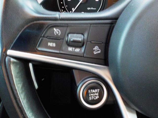 ALFA ROMEO Stelvio usata, con Freno di stazionamento elettrico