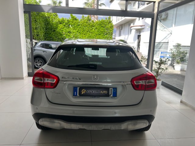 MERCEDES-BENZ GLA 180 usata, con Alzacristalli elettrici