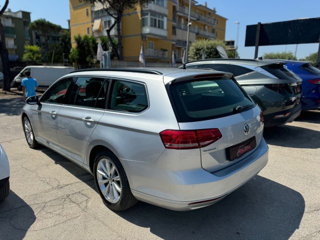 VOLKSWAGEN Passat Variant usata, con Autoradio