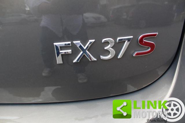 INFINITI FX37 usata, con Park Distance Control