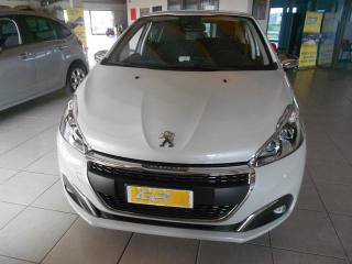 PEUGEOT 208 usata, con Airbag