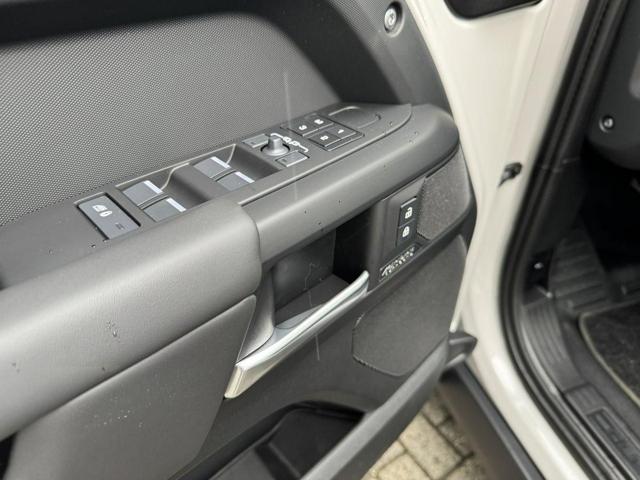 LAND ROVER Defender usata, con Controllo trazione