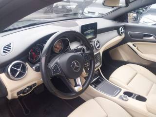 MERCEDES-BENZ CLA 180 usata, con Fari LED