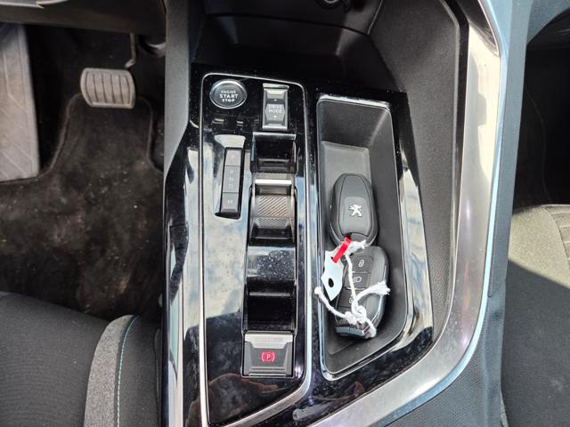 PEUGEOT 3008 usata, con Sedile posteriore sdoppiato