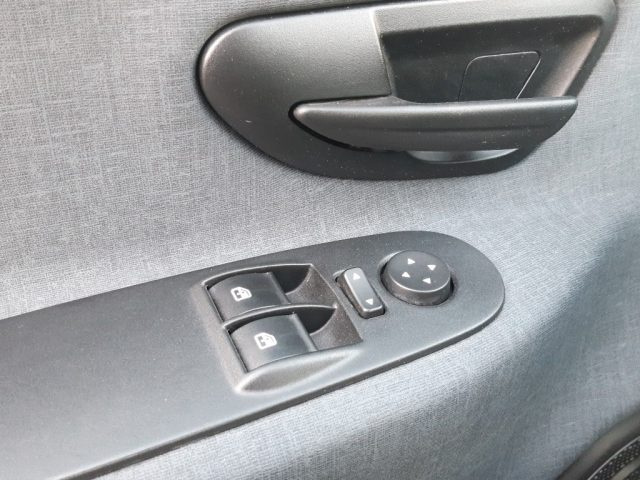 LANCIA Ypsilon usata, con ESP