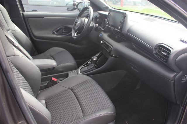 TOYOTA Yaris usata, con Cruise Control