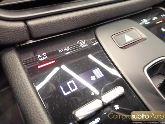 PORSCHE Macan usata 24