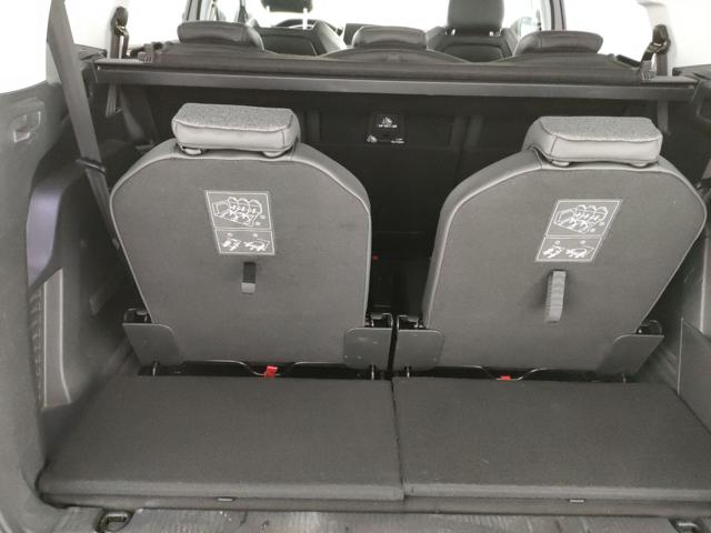 PEUGEOT 5008 usata, con Sistema di navigazione