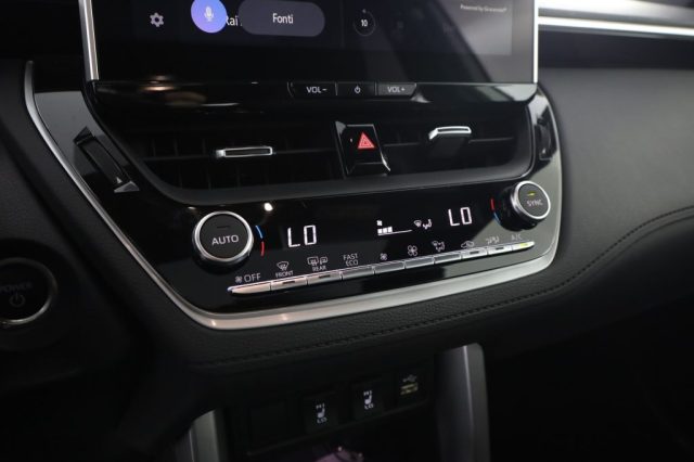 TOYOTA Corolla Cross usata 18