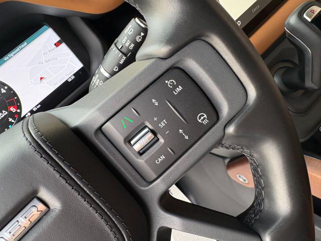 LAND ROVER Defender usata, con Head-up display