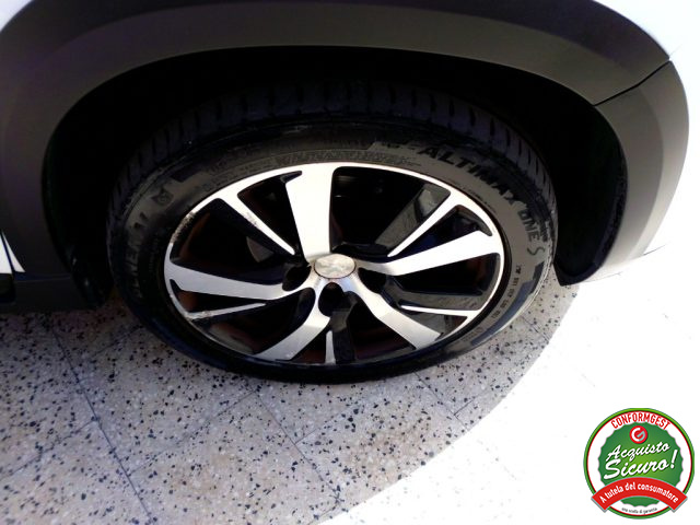 PEUGEOT 2008 usata, con Volante multifunzione