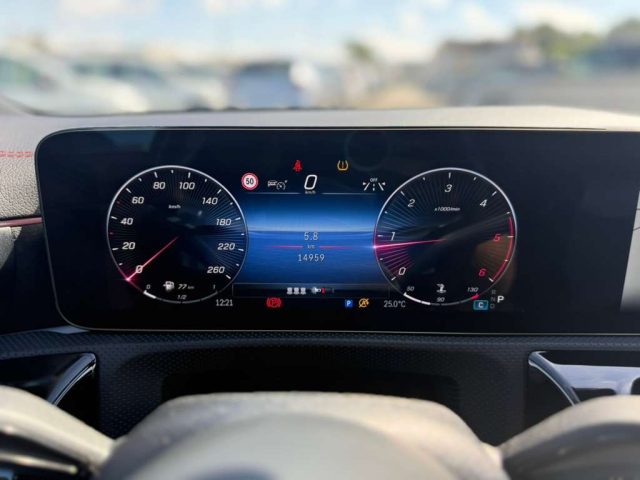 MERCEDES-BENZ CLA 200 usata, con Vetri oscurati