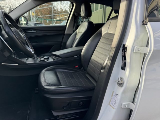 ALFA ROMEO Stelvio usata, con Controllo automatico clima