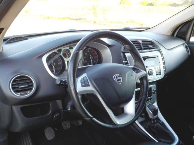 LANCIA Delta usata, con Controllo automatico clima