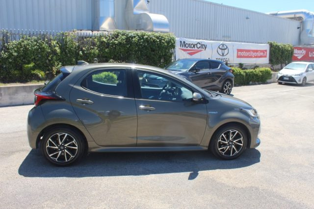 TOYOTA Yaris usata, con Bracciolo