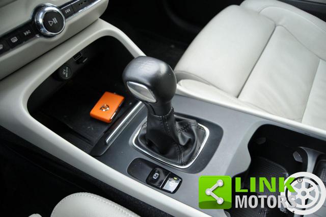 VOLVO XC40 usata, con Autoradio digitale