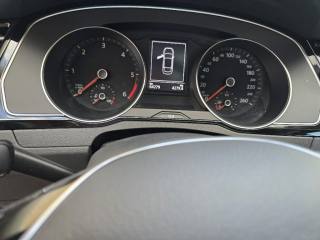 VOLKSWAGEN Passat usata, con ESP