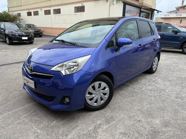 TOYOTA Verso-S usata, con ABS