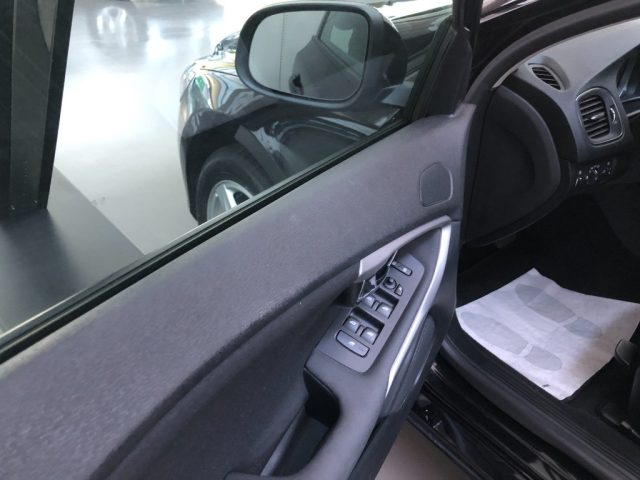 VOLVO V40 usata, con Sensori di parcheggio posteriori