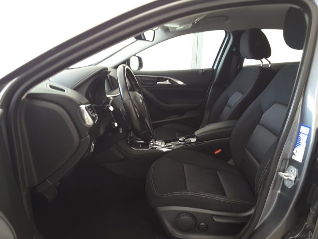 INFINITI Q30 usata, con Alzacristalli elettrici