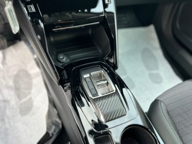 PEUGEOT 2008 usata, con Climatizzatore