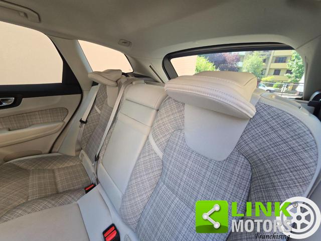 VOLVO XC60 usata, con Autoradio digitale