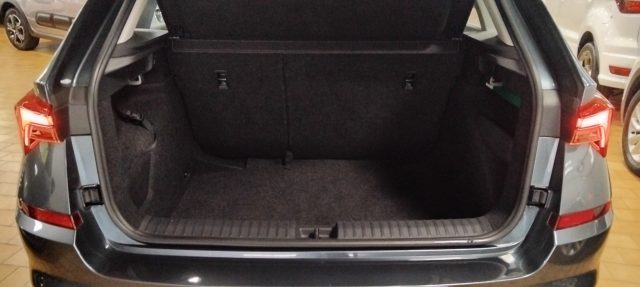 SKODA Kamiq usata, con Autoradio