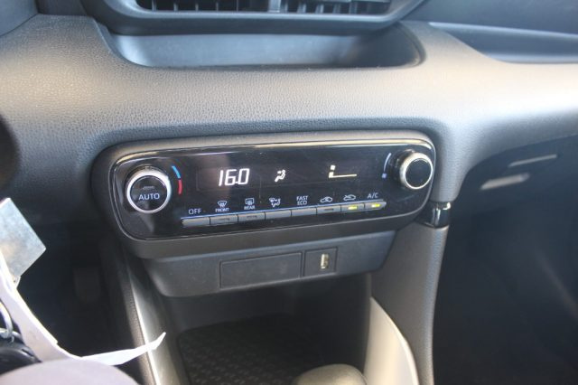 TOYOTA Yaris usata, con Specchietti laterali elettrici