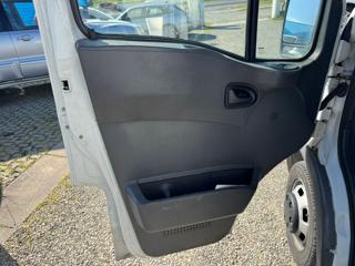IVECO Daily usata, con Porta scorrevole