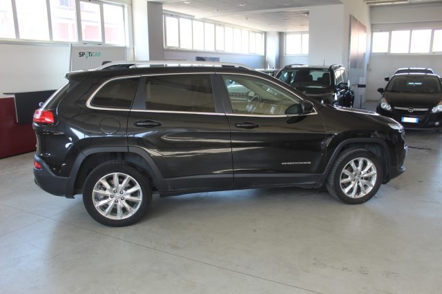 JEEP Cherokee usata, con Autoradio
