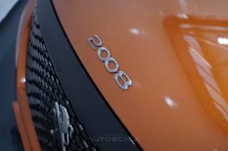 PEUGEOT 2008 usata, con Volante multifunzione