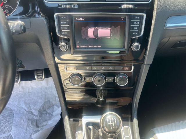 VOLKSWAGEN Golf usata, con Autoradio